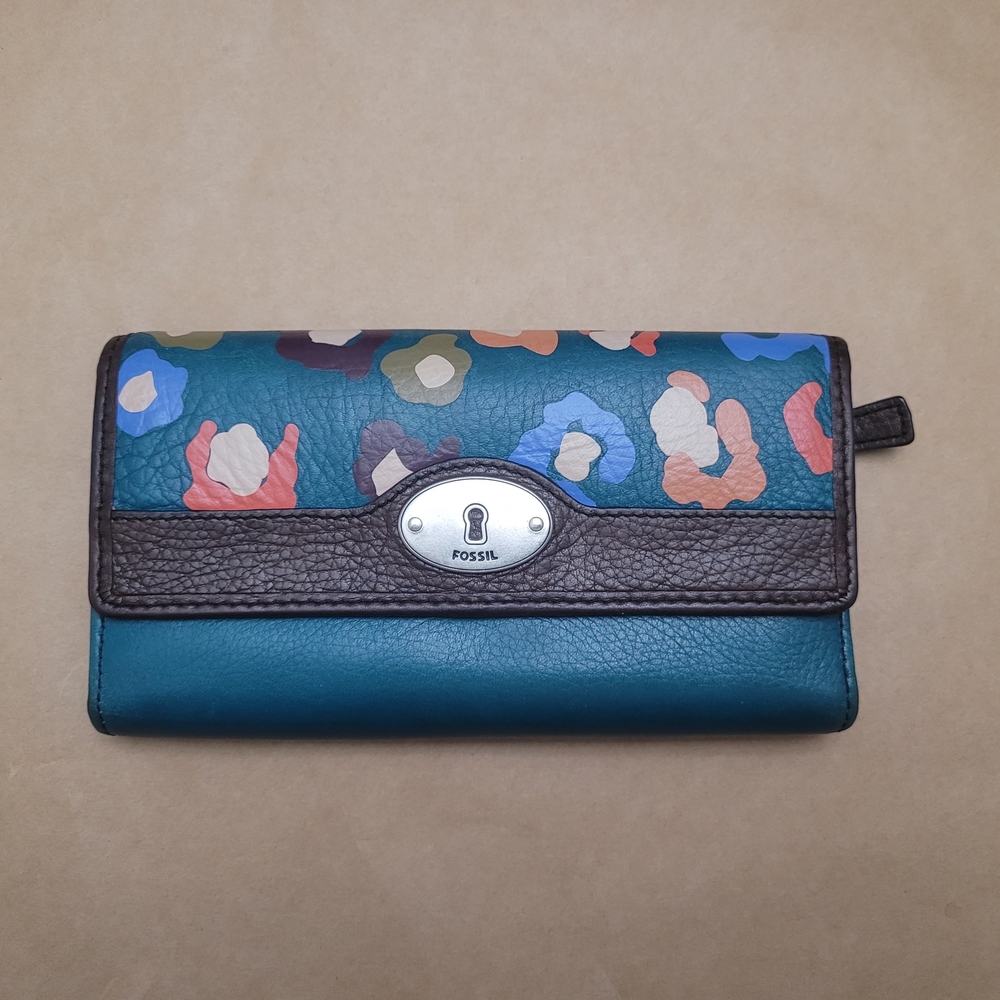 Fossil Women's Teal and Brown Wallet